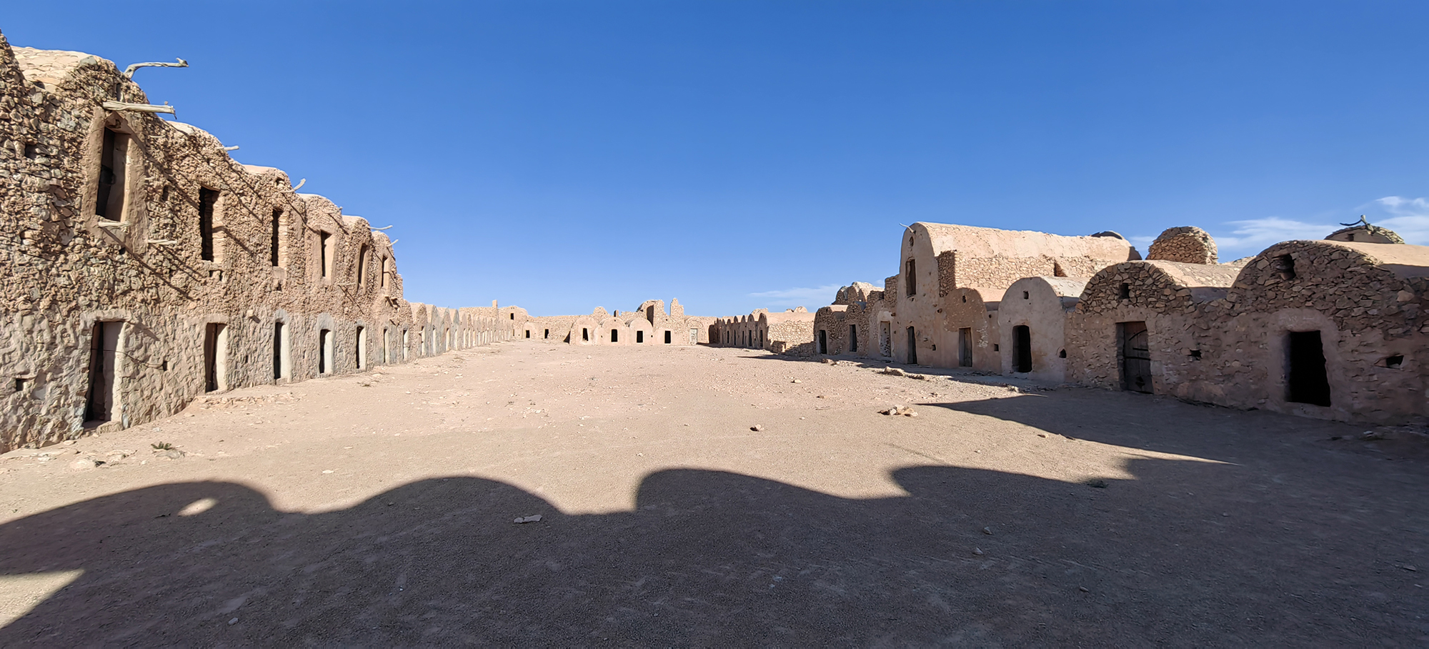 Café pour se reposer sur la route en tunisie